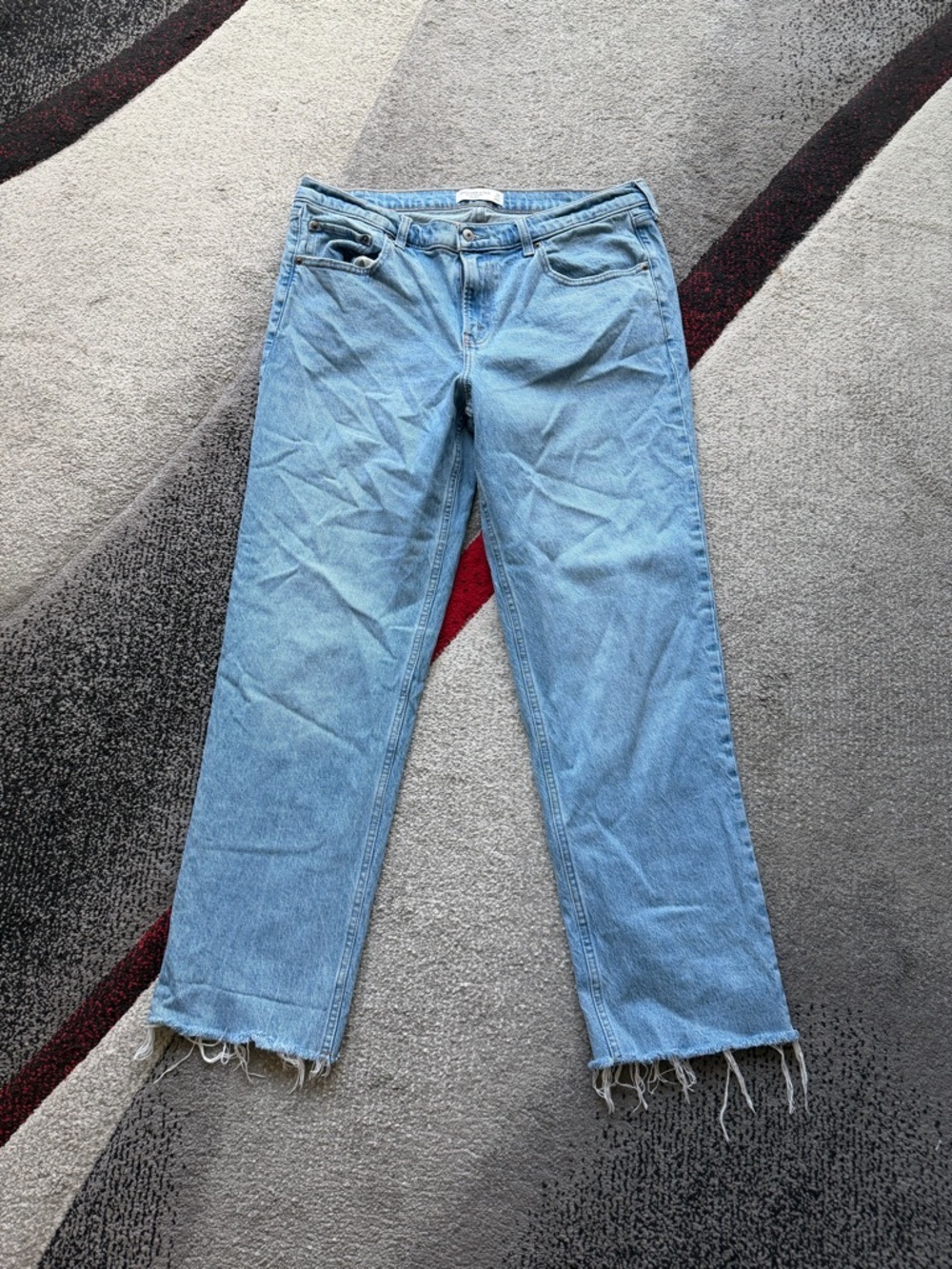 Abercrombie & Fitch The 90’s Straight Mid Rise Jeans